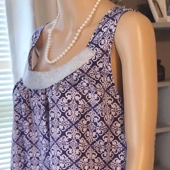 Gap Women's Size Large Royal Blue and White Print Scoop Neck Flowy Tank Top - Picture 3 of 10